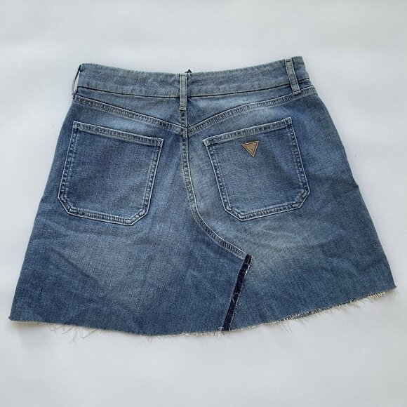 Guess Women's Mini Skirt Military Patched In Blue Denim Size 28 - Picture 6 of 7
